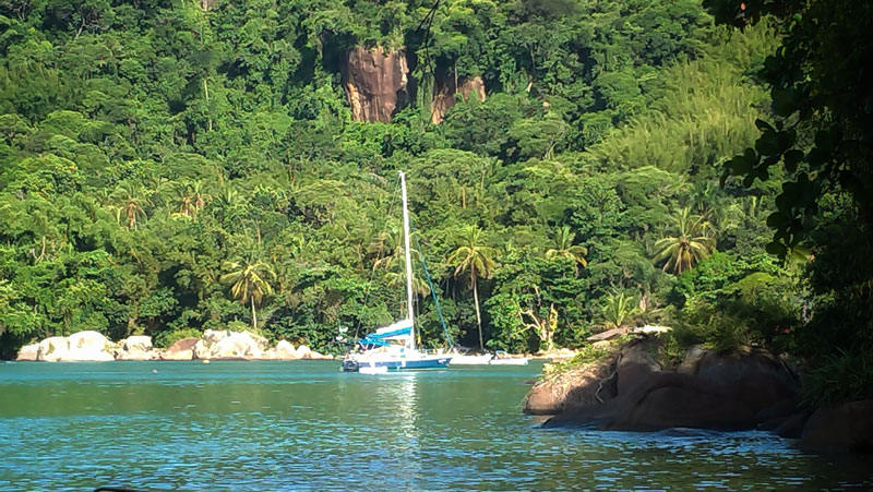 Verträumte Ankerbucht auf der Ilha Grande