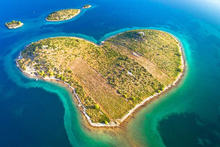 Herzförmige Insel Galesnjak bei Zadar
